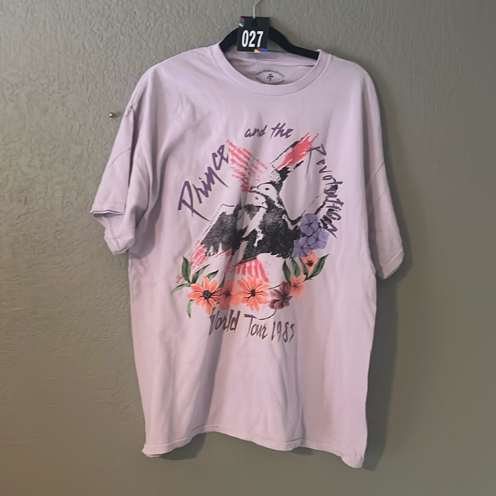 27 NWOT Prince Tshirt